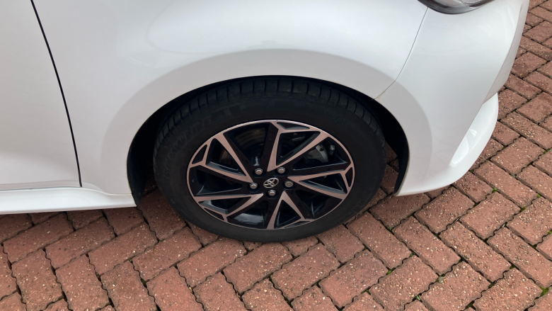 Toyota Yaris 1.5 Hybrid Design 5dr CVT Hybrid Hatchback